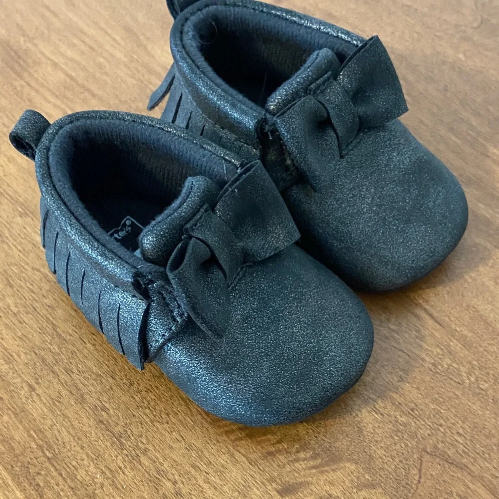 Free w/ bundle: Carters baby girl shoes